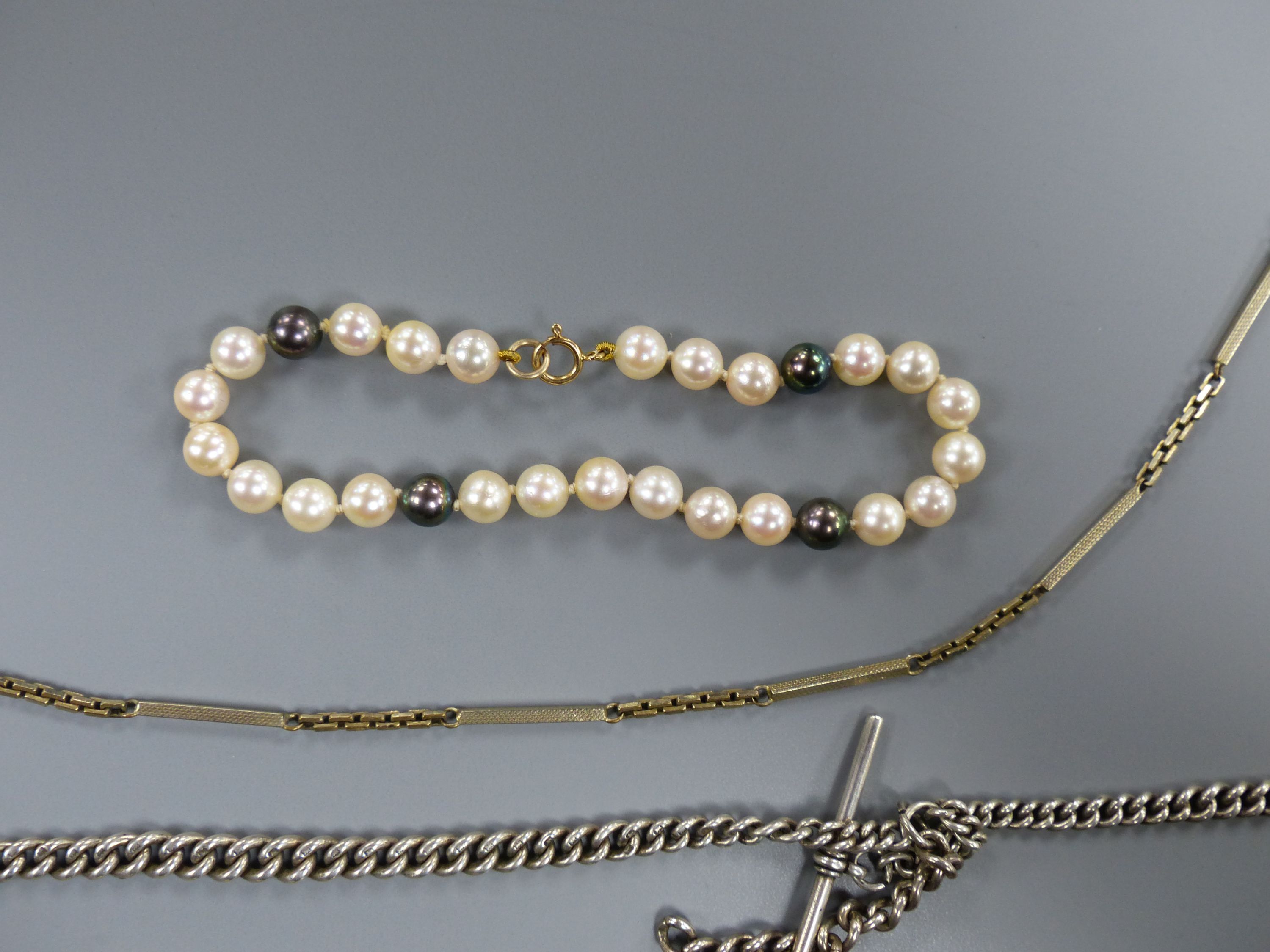 Mixed jewellery including a modern 9ct and cultured pearl bracelet, silver albert, gilt albertina, gilt albert, chain etc.